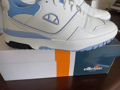 Zapatillas deportivas blancas y celestes Ellesse - miniatura 1