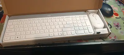 Teclado y mouse inalámbricos Logitech MK470 blanco - miniatura 1