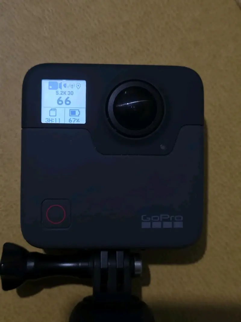 Cámara GoPro Fusion 360 con accesorios - 2