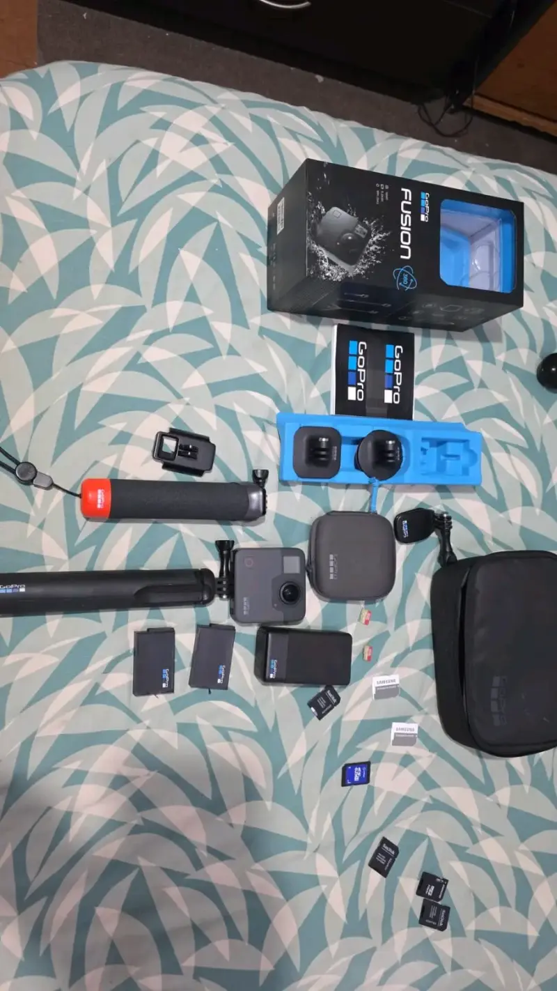 Cámara GoPro Fusion 360 con accesorios - 3