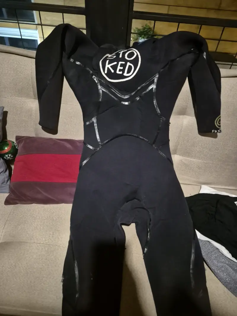 Traje de Neopreno Bare Negro y Rojo - 2