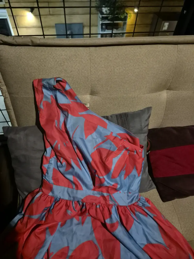 Vestido largo asimétrico rojo y azul - 2
