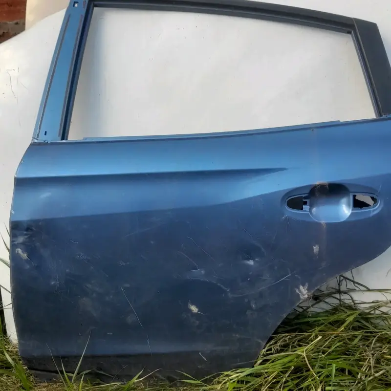 Puerta trasera de subaru xv