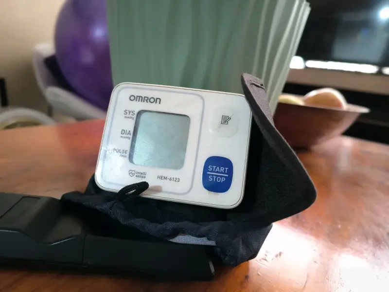Monitor de Presión Arterial Omron HEM-6123