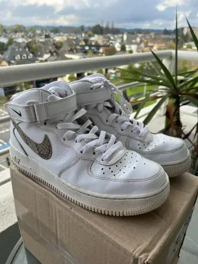 Zapatillas Nike Air Force 1 Blancas con Detalles - miniatura 4