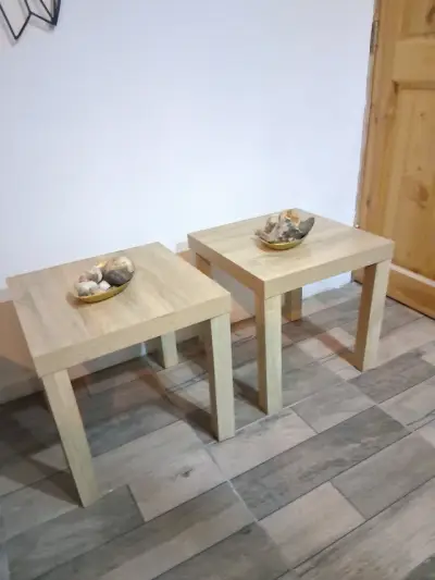 Mesas auxiliares de madera claras - miniatura 1