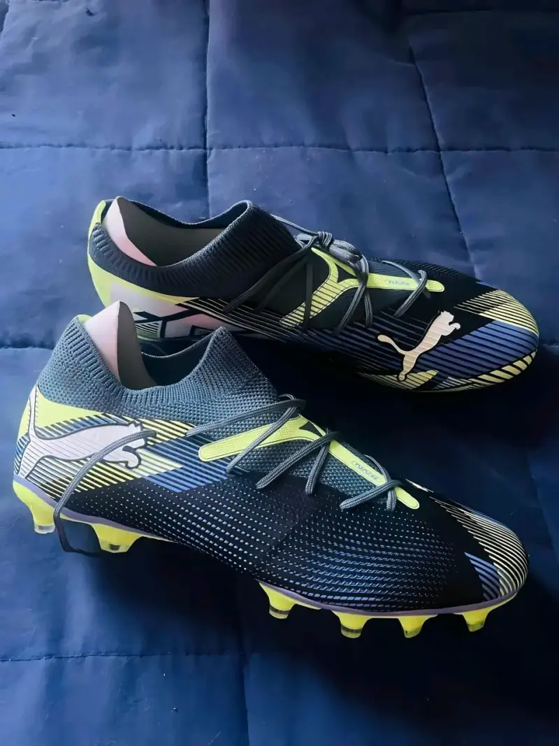 Botines de fútbol Puma Future Z negros y amarillos - 1