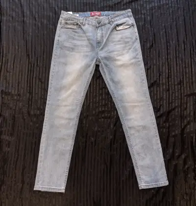 Jeans hombre marca Penguin slim fit talla 44 - miniatura 1