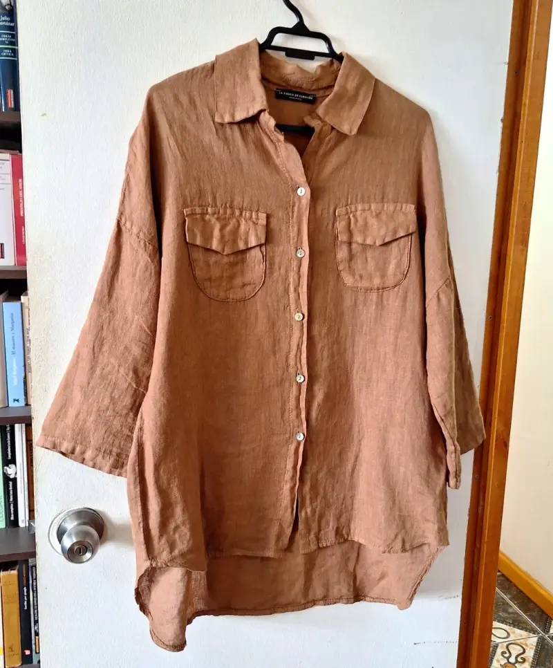Blusa de Lino marrón con bolsillos - 2