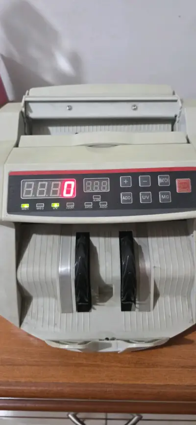 Contadora de billetes automática con detección UV - miniatura 3