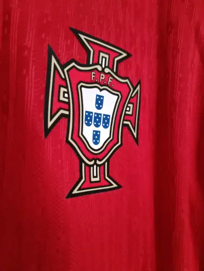 Camiseta Portugal versión jugador 2XL, tamaño L - miniatura 3