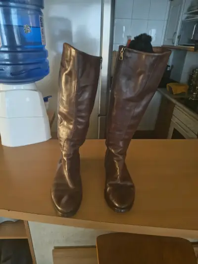 Botas largas de cuero marrón para mujer - miniatura 2