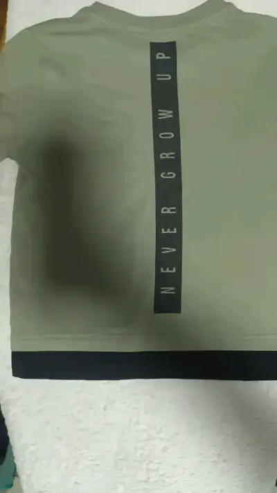 Polera verde con estampado 'Awesome Dude' para niño - miniatura 2