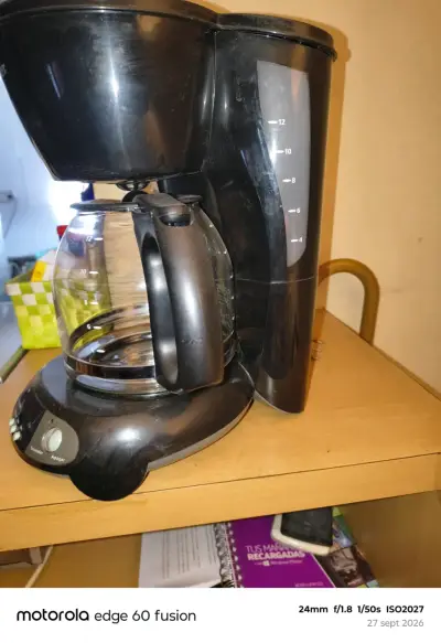 Cafetera Oster de 12 tazas en buen estado - miniatura 1