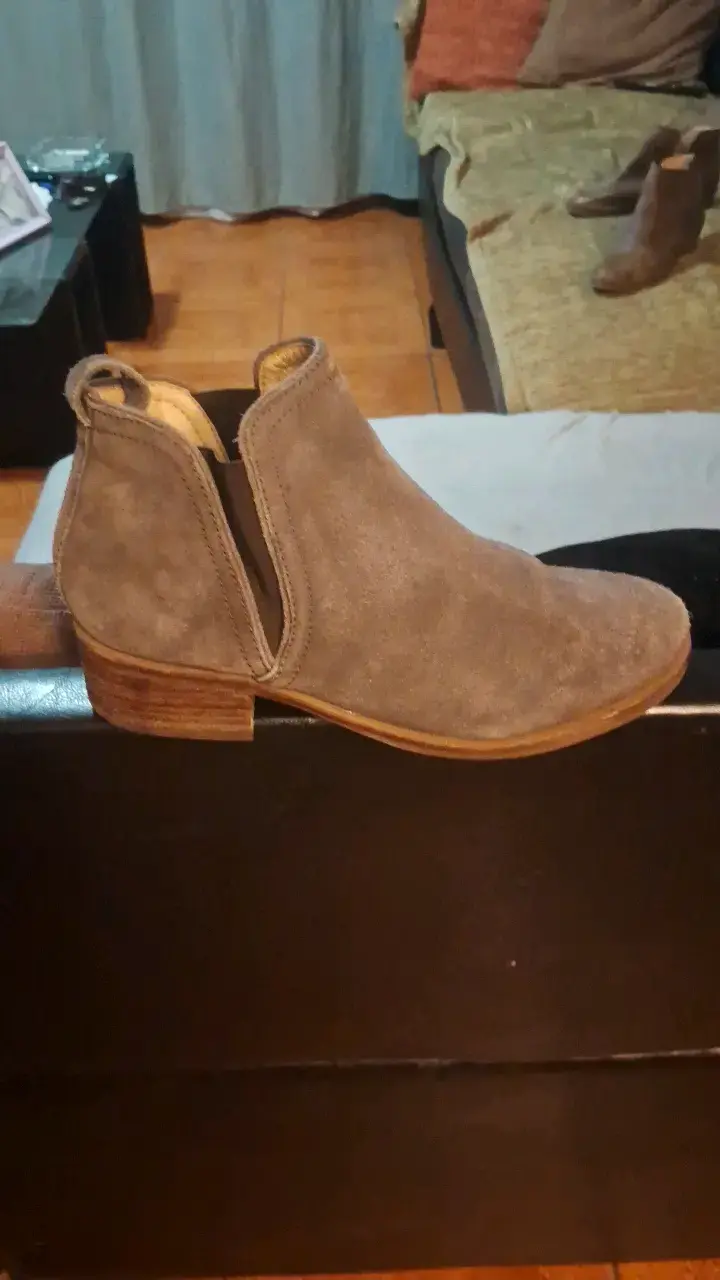 Botines de gamuza color marrón - 1