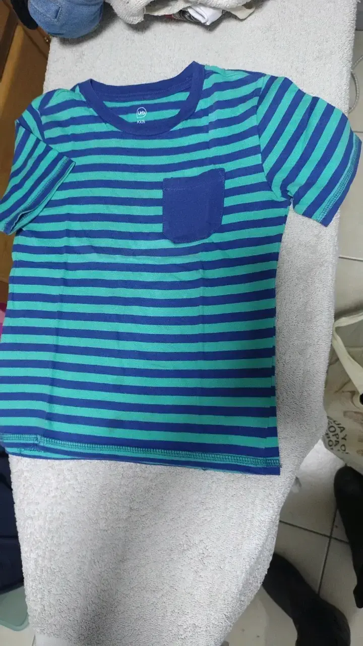 Polera rayada azul y verde para niño