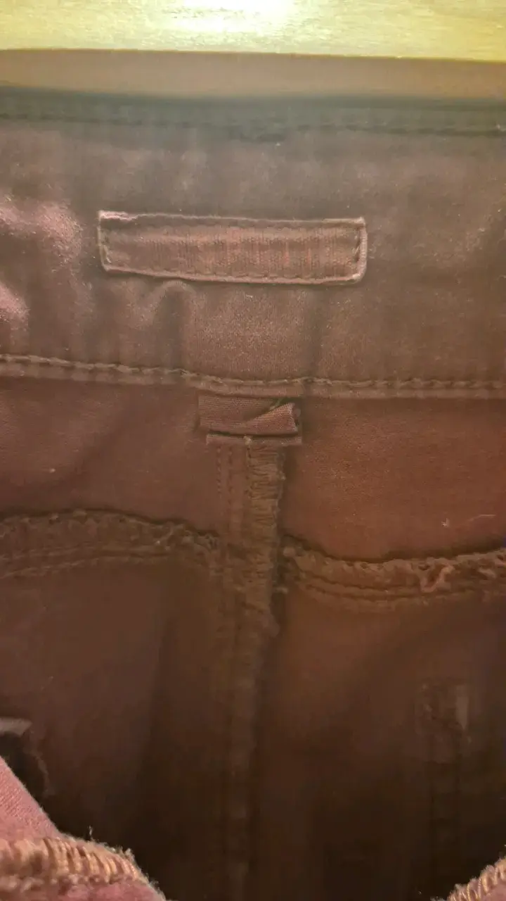 Pantalones burdeos para mujer con bolsillos - 3