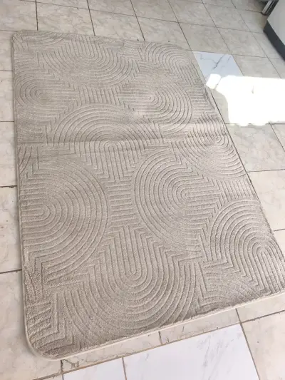 Alfombra grande con diseño geométrico - miniatura 2