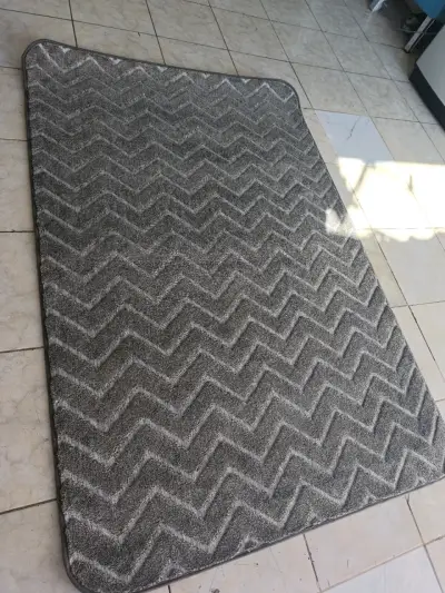 Alfombra grande con diseño geométrico - miniatura 4