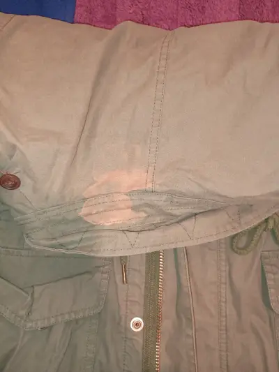 Chaqueta verde militar con capucha - miniatura 4