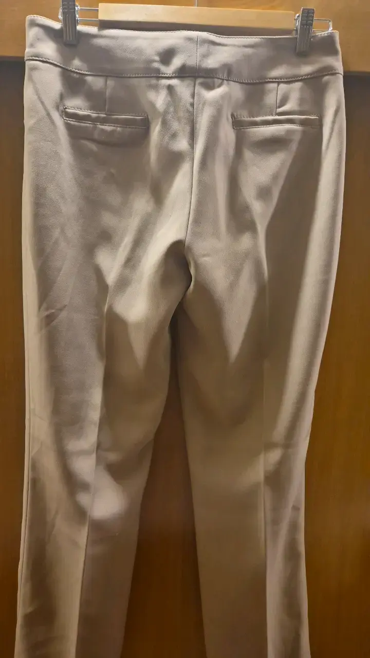 Pantalones beige de vestir Liolá talla 42 - 2