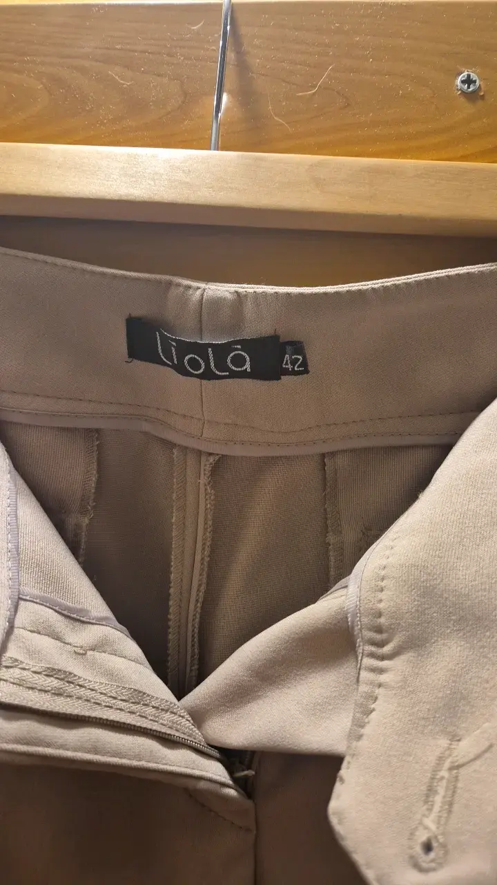 Pantalones beige de vestir Liolá talla 42 - 3