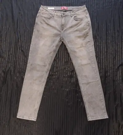 Jeans hombre marca Penguin slim fit talla 44 - miniatura 1
