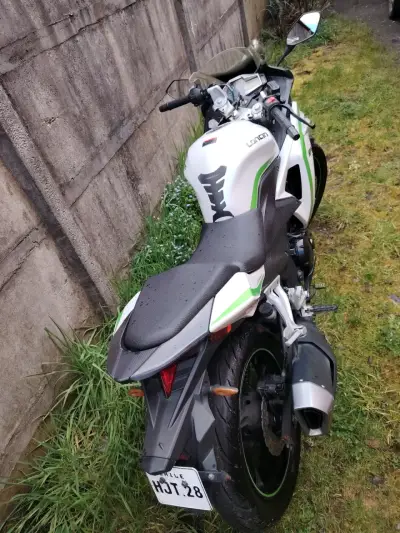 Moto deportiva Loncin GP 250 - miniatura 1