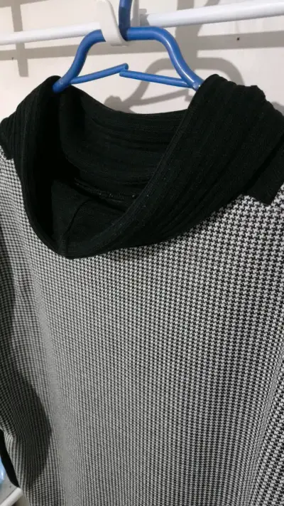 Sweater con diseño pata de gallo - miniatura 2