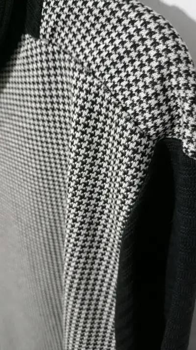 Sweater con diseño pata de gallo - miniatura 3
