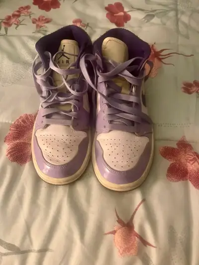 Zapatillas Air Jordan 1 moradas número 35,5 - miniatura 1