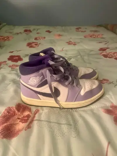 Zapatillas Air Jordan 1 moradas número 35,5 - miniatura 3