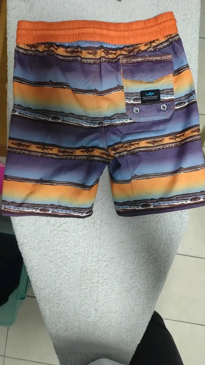 Short de baño Maui and Sons con diseño colorido - 2