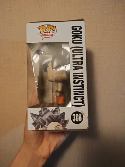 Figura Funko Pop Goku Ultra Instinct Dragon Ball - miniatura 4