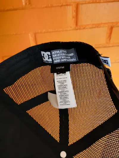 Gorra negra DC Shoes estilo trucker - miniatura 3