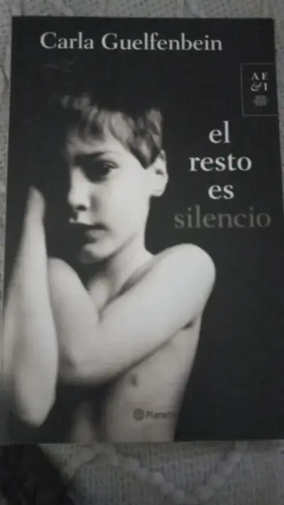 Libro 'El Resto es Silencio' de Carla Guelfenbein - miniatura 1