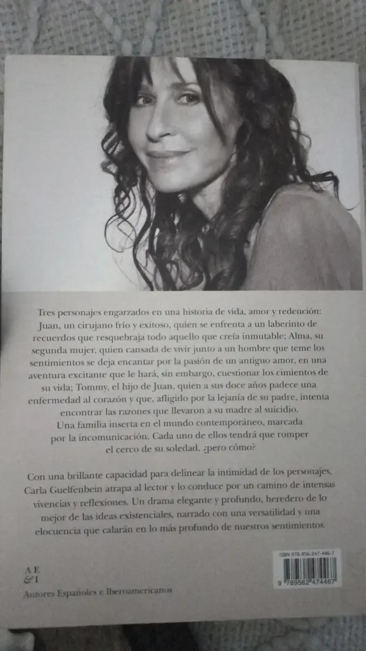 Libro 'El Resto es Silencio' de Carla Guelfenbein - 2