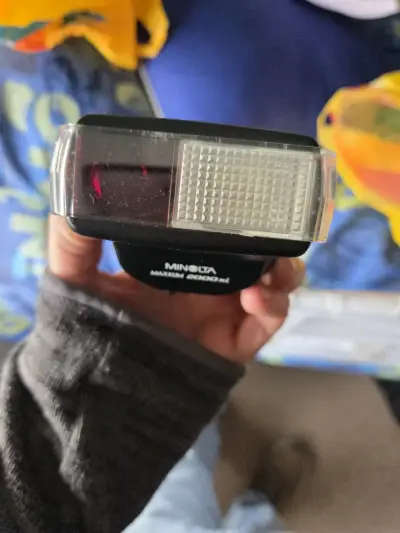 Cámara réflex Minolta Maxxum SPxi con lente y flash - miniatura 4