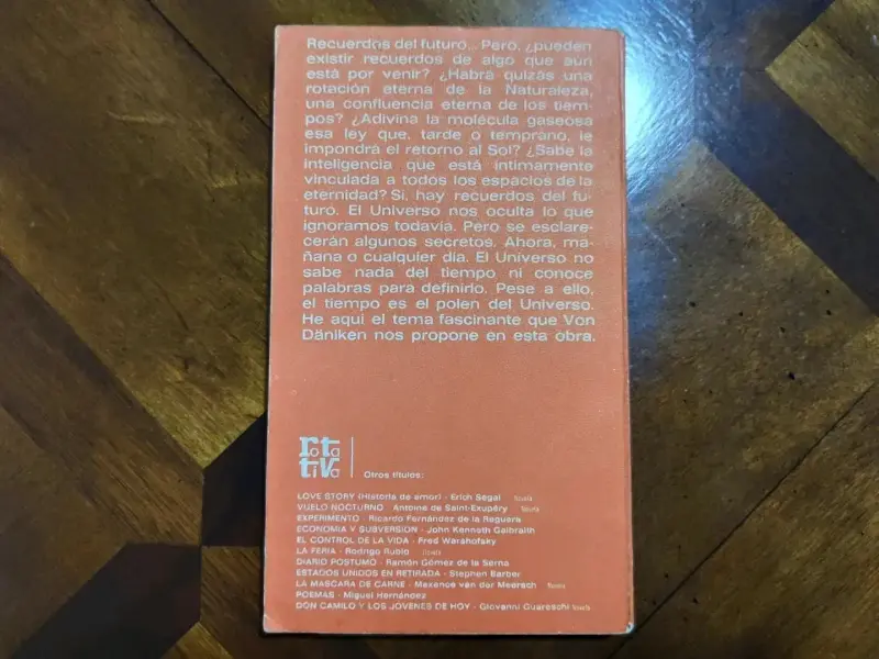 Libro 'Recuerdos del Futuro' de Erich von Däniken - 2