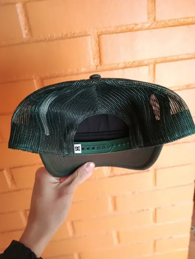 Gorra Trucker Verde DC Shoes Diseño Espacial - miniatura 2