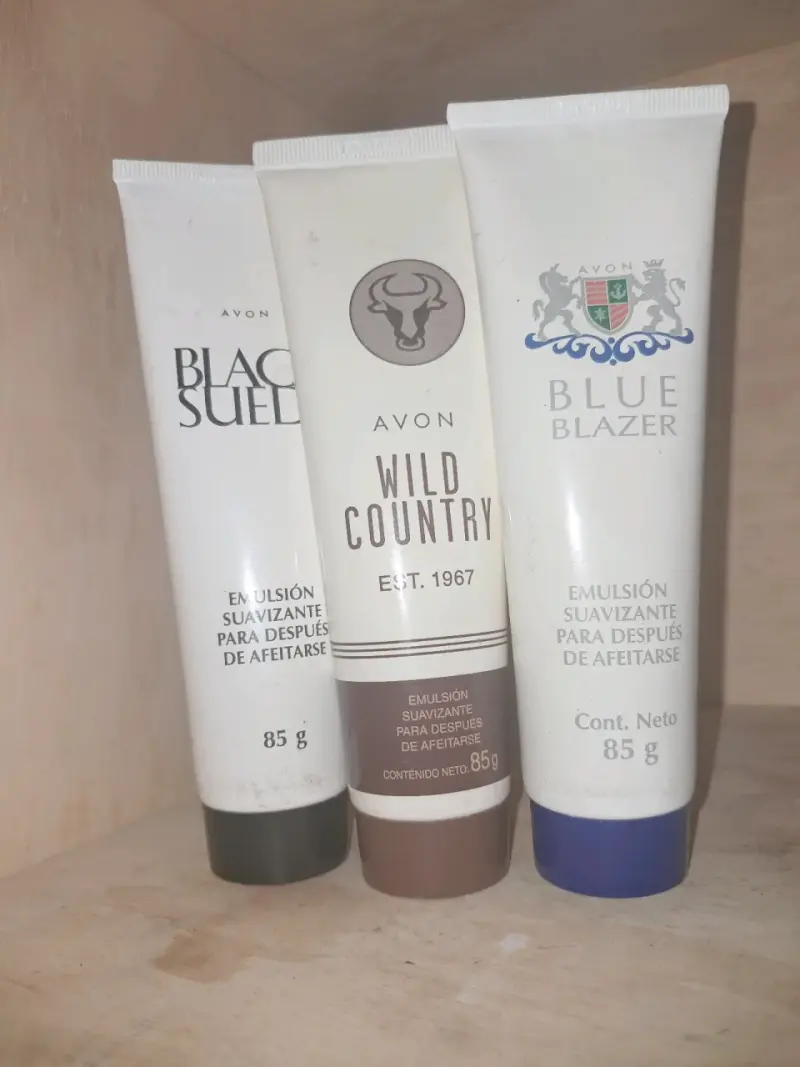 Set de emulsiones suavizantes Avon para después de afeitar