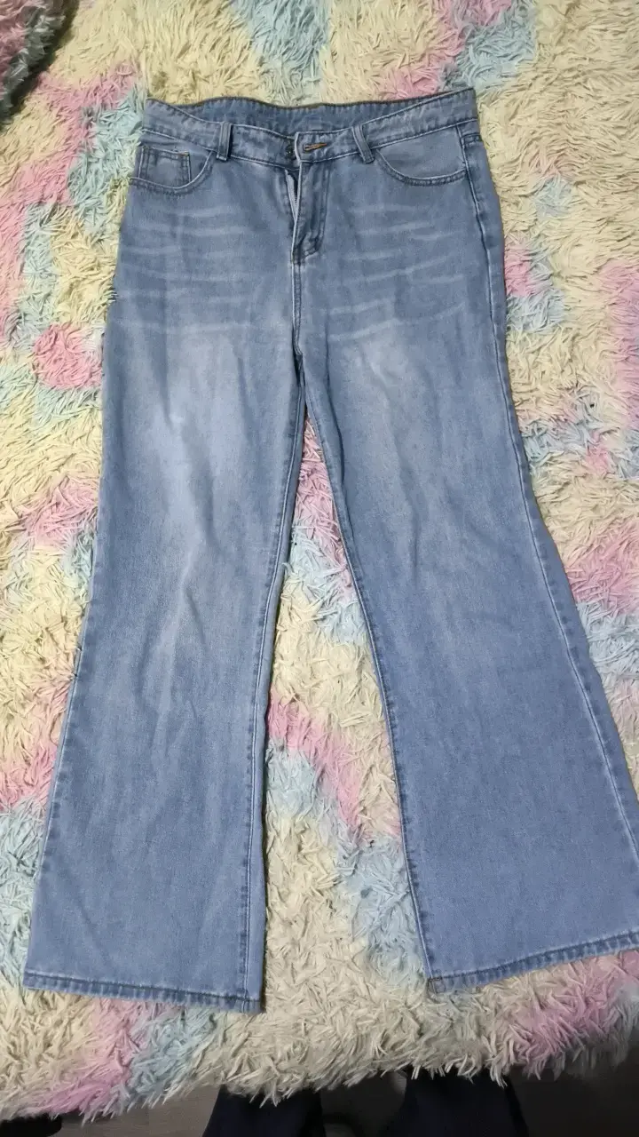 Jeans de mezclilla azul claro para mujer - 1