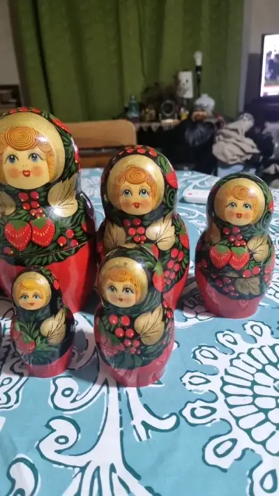 Muñecas Rusas Matrioskas Pintadas a Mano - miniatura 3