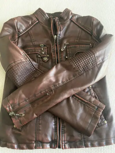 Chaqueta de cuero sintético marrón con cierre - miniatura 2