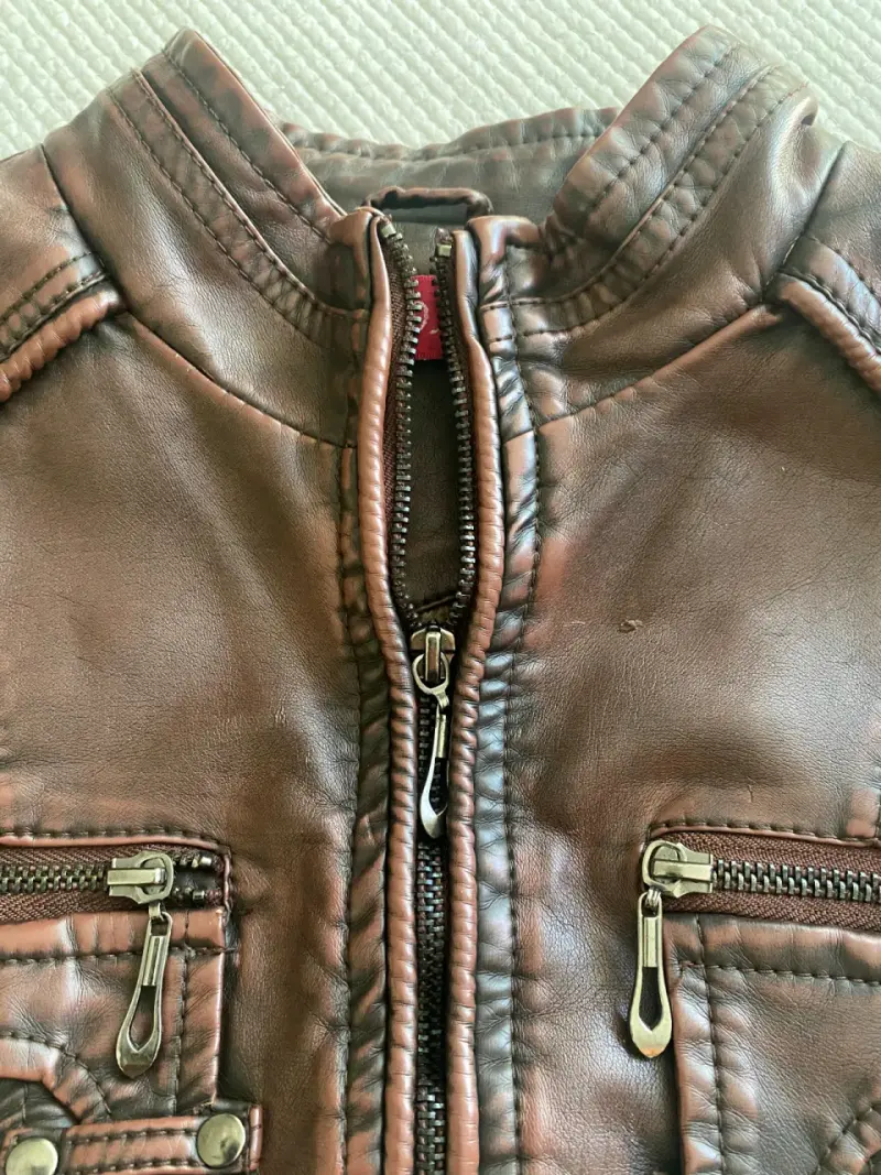 Chaqueta de cuero sintético marrón con cierre - 4