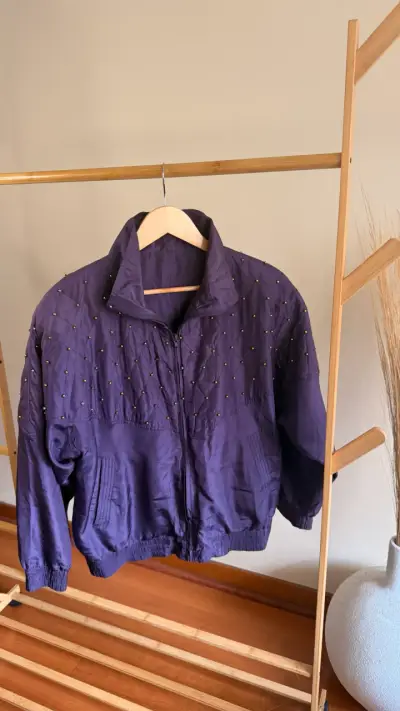 Chaqueta Morada con Tachuelas para Mujer - miniatura 1