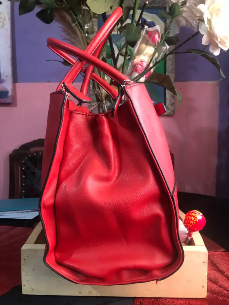 Bolso de mano rojo Guess elegante - 2