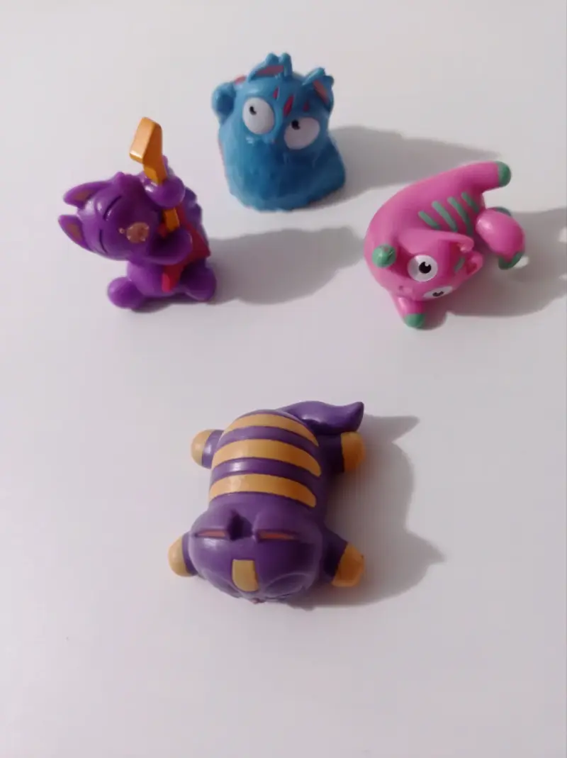 Figuras de colección de gatos Lost Kitties - 3