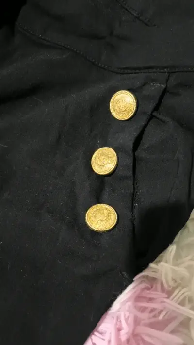 Pantalones negros con botones dorados talla 38 - miniatura 3