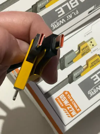 Cable de carga rápida USB a USB-C y Lightning - miniatura 3
